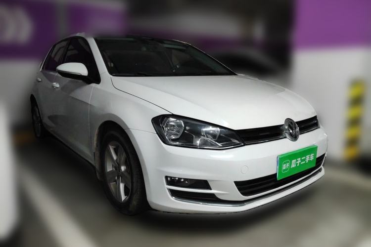 Used Volkswagen Golf 2015 1.4TSI Automatic Luxury Model Front Right 45 Deg