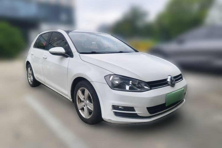 Used Volkswagen Golf 2015 1.4TSI Automatic Comfort Model Front Right 45 Deg
