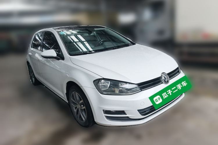 Used Volkswagen Golf 2015 1.4TSI Automatic Luxury Model Front Right 45 Deg