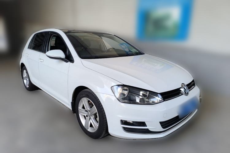 Used Volkswagen Golf 2015 1.6L Automatic Comfort Model Front Right 45 Deg