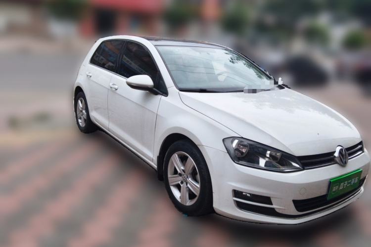 Used Volkswagen Golf 2015 1.6L Automatic Comfort Model Front Right 45 Deg