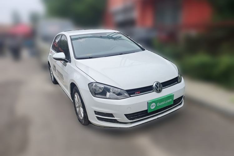 Used Volkswagen Golf 2015 1.6L Manual Fashion Edition Front Right 45 Deg