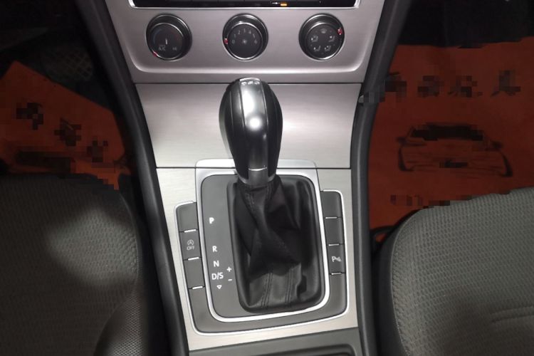 Used Volkswagen Golf 2015 1.4TSI Comfort Travel Edition Gear Lever