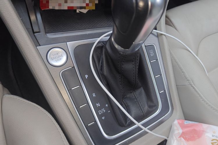 Used Volkswagen Golf 2015 1.4TSI Automatic Luxury Model Gear Lever