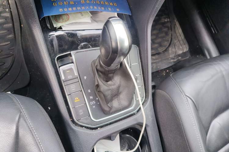 Used Volkswagen Golf 2015 1.4TSI Sportsvan Gear Lever