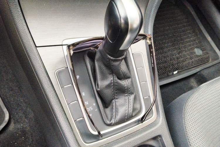 Used Volkswagen Golf 2015 1.4TSI Automatic Comfort Model Gear Lever