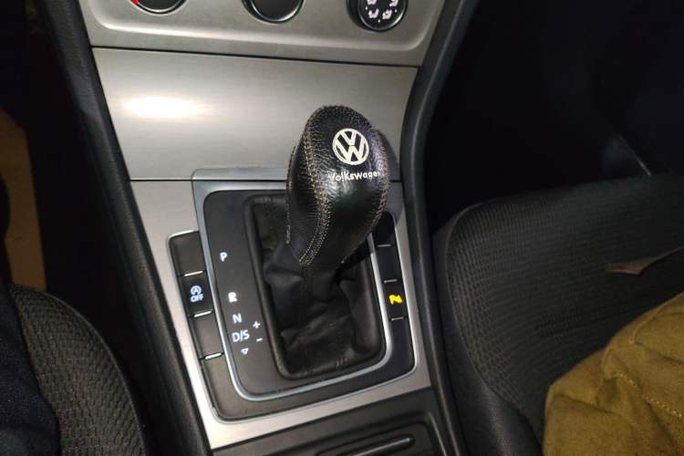 Used Volkswagen Golf 2015 1.4TSI Comfort Travel Edition Gear Lever