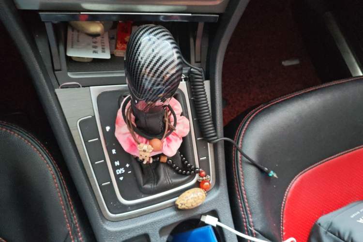 Used Volkswagen Golf 2015 1.4TSI Automatic Comfort Model Gear Lever