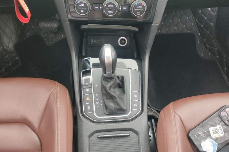 Used Volkswagen Golf 2015 1.4TSI Sportsvan Gear Lever