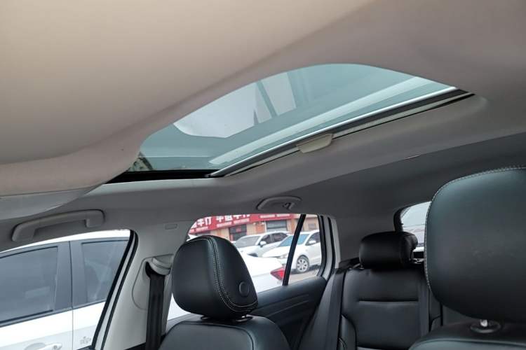 Used Volkswagen Golf 2015 1.6L Automatic Comfort Model Headliner