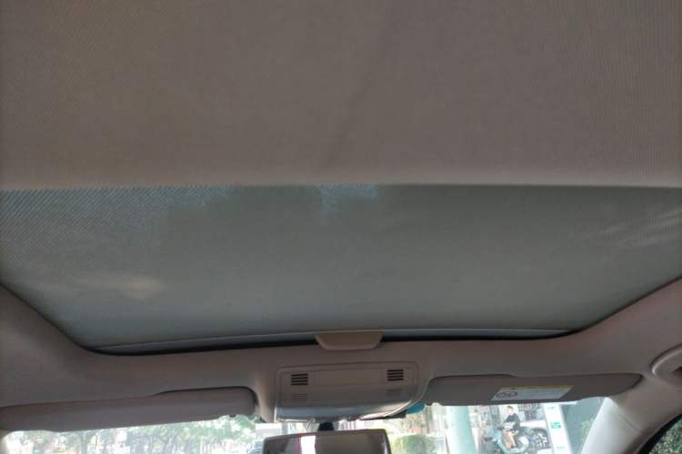 Used Volkswagen Golf 2015 1.4TSI Automatic Luxury Model Headliner
