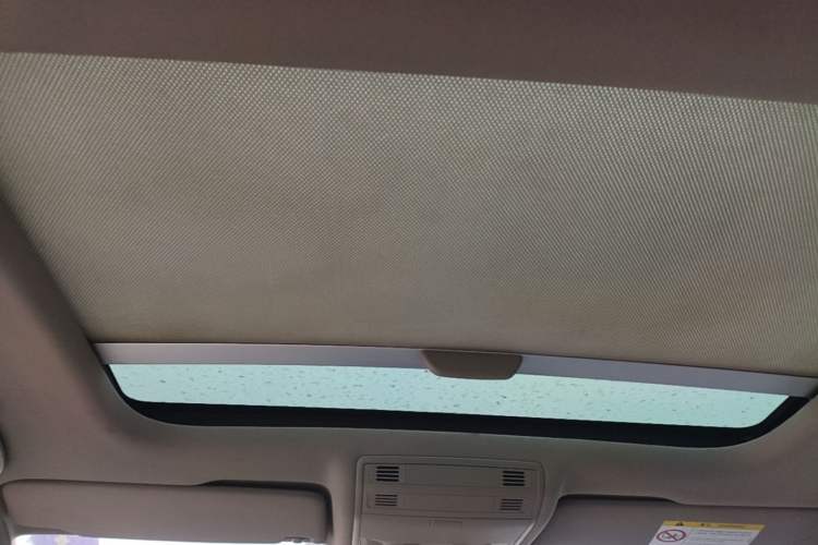 Used Volkswagen Golf 2015 1.4TSI Automatic Luxury Model Headliner