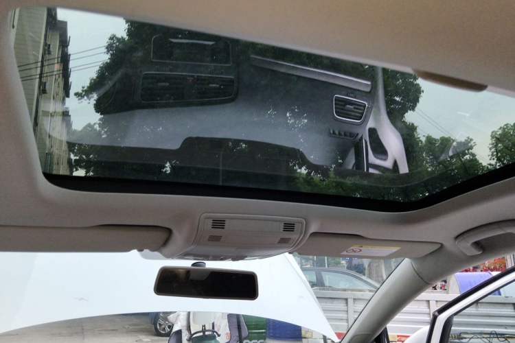 Used Volkswagen Golf 2015 1.4TSI Automatic Comfort Model Headliner
