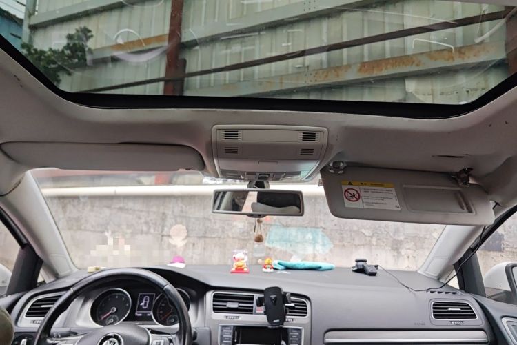 Used Volkswagen Golf 2015 1.4TSI Automatic Luxury Model Headliner