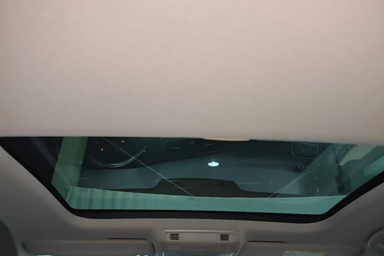 Used Volkswagen Golf 2015 1.2TSI Automatic Comfort Model Headliner