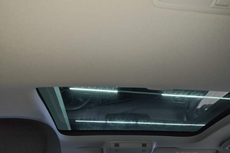Used Volkswagen Golf 2015 1.4TSI Automatic Comfort Model Headliner