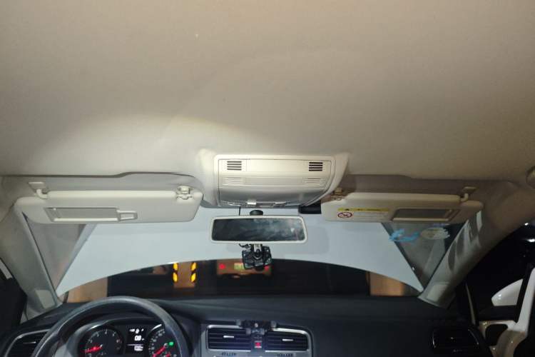 Used Volkswagen Golf 2015 1.6L Automatic Fashion Model Headliner