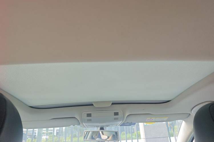 Used Volkswagen Golf 2015 1.4TSI Automatic Luxury Model Headliner