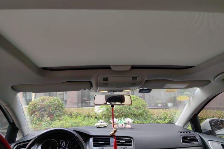 Used Volkswagen Golf 2015 1.4TSI Automatic Comfort Model Headliner