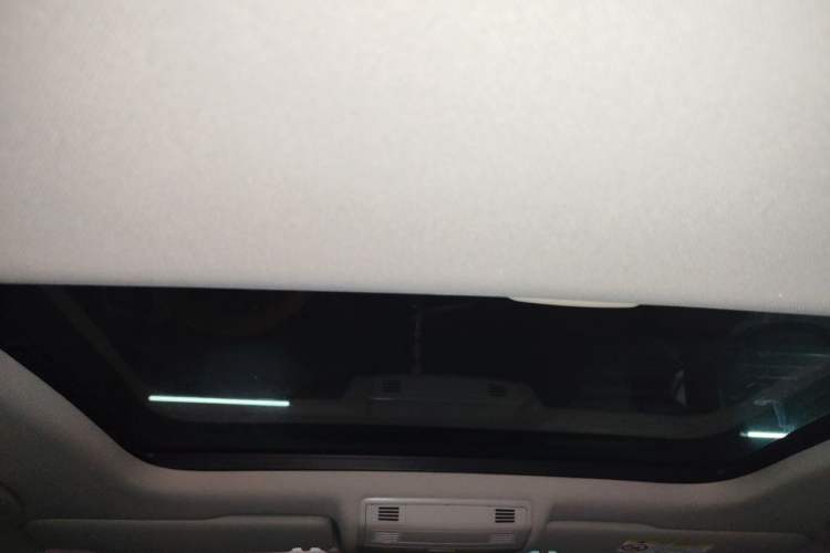 Used Volkswagen Golf 2015 1.4TSI Automatic Luxury Model Headliner