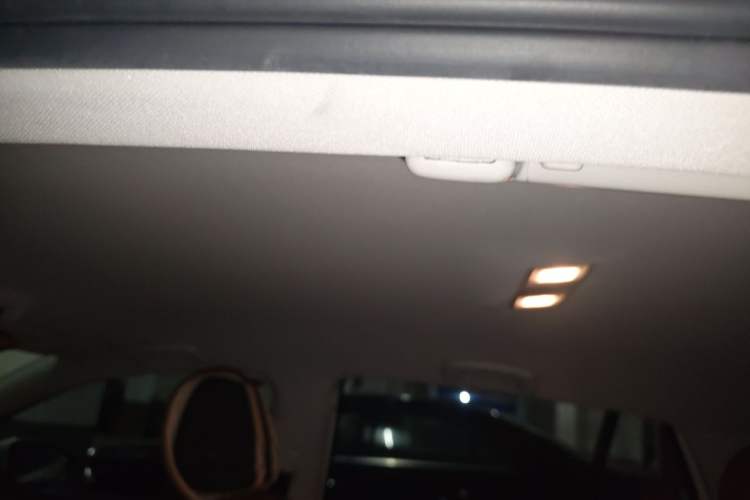 Used Volkswagen Golf 2015 1.6L Automatic Fashion Model Headliner