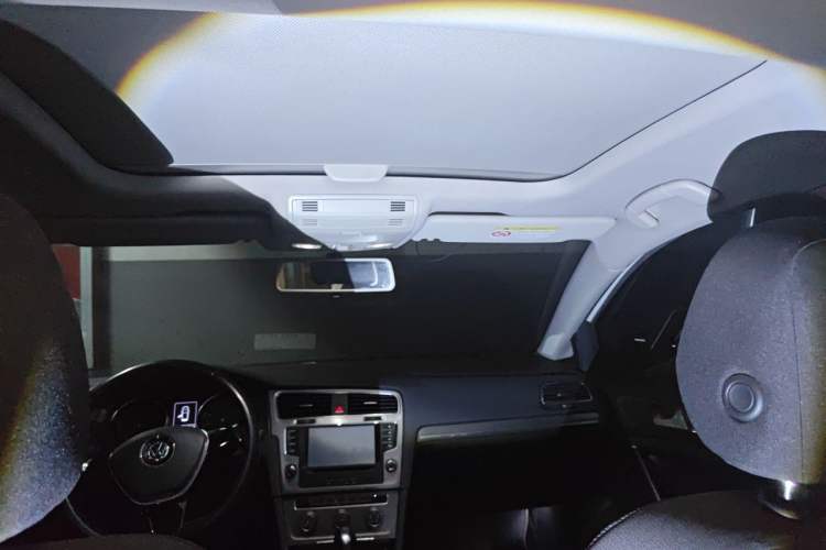Used Volkswagen Golf 2015 1.6L Automatic Comfort Model Headliner