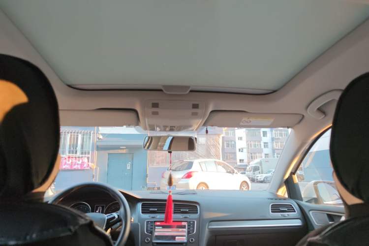 Used Volkswagen Golf 2015 1.6L Automatic Comfort Model Headliner
