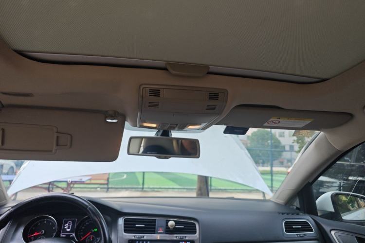 Used Volkswagen Golf 2015 1.4TSI Automatic Luxury Model Headliner