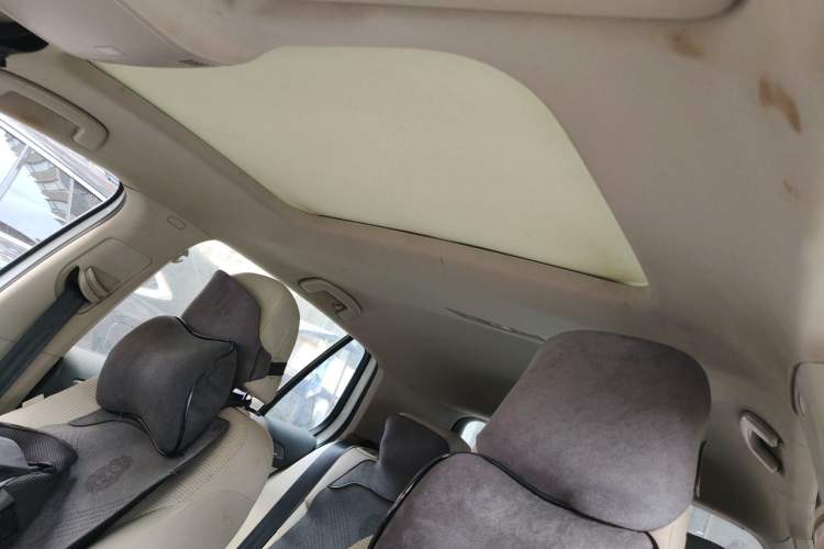 Used Volkswagen Golf 2015 1.6L Automatic Comfort Model Headliner