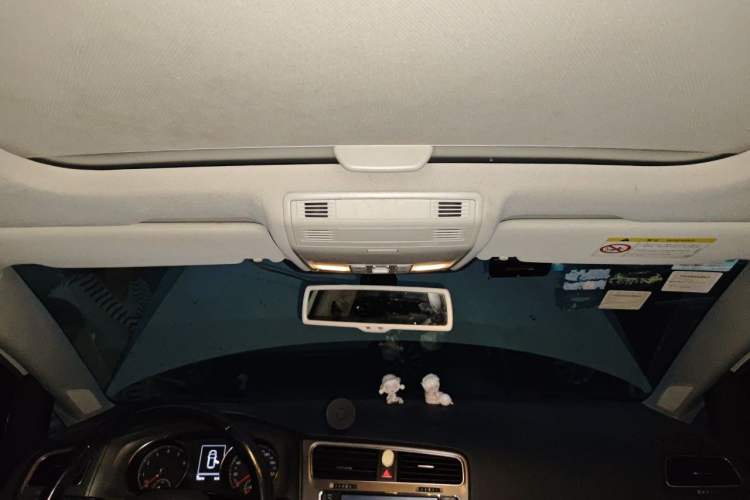 Used Volkswagen Golf 2015 1.4TSI Automatic Luxury Model Headliner