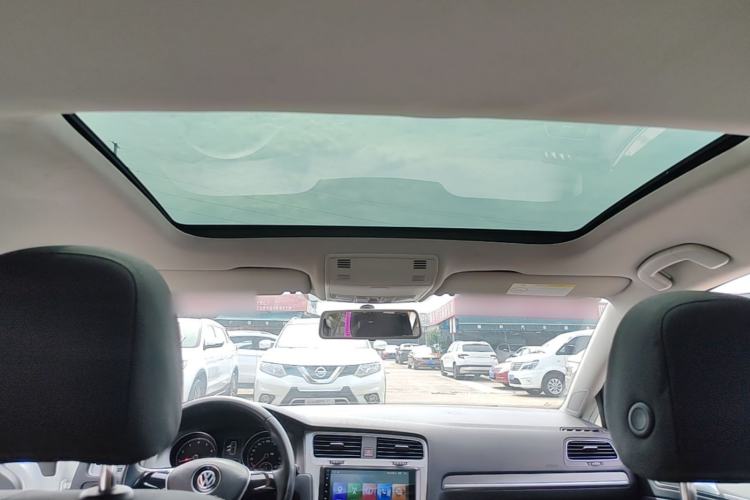 Used Volkswagen Golf 2015 1.6L Automatic Comfort Model Headliner