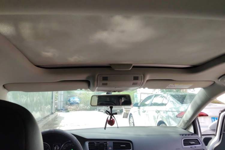 Used Volkswagen Golf 2015 1.6L Automatic Comfort Model Headliner