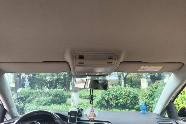 Used Volkswagen Golf 2015 1.6L Automatic Fashion Model Headliner