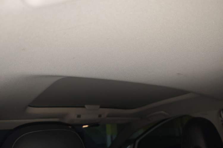 Used Volkswagen Golf 2015 1.4TSI Automatic Luxury Model Headliner