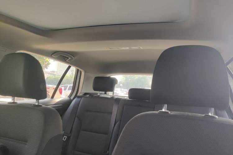 Used Volkswagen Golf 2015 1.6L Automatic Comfort Model Headliner