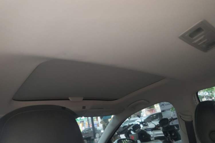 Used Volkswagen Golf 2015 1.4TSI Automatic Luxury Model Headliner