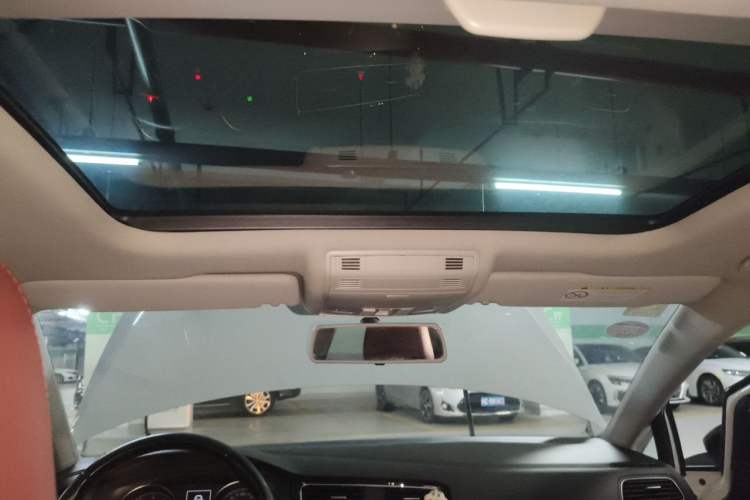 Used Volkswagen Golf 2015 1.6L Automatic Comfort Model Headliner