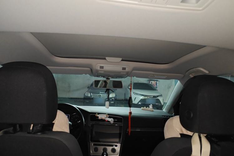 Used Volkswagen Golf 2015 1.4TSI Automatic Comfort Model Headliner