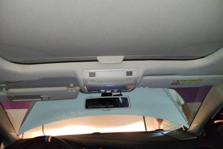 Used Volkswagen Golf 2015 1.4TSI Automatic Luxury Model Headliner