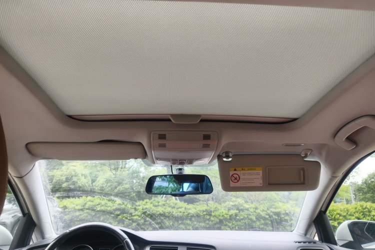 Used Volkswagen Golf 2015 1.4TSI Automatic Comfort Model Headliner