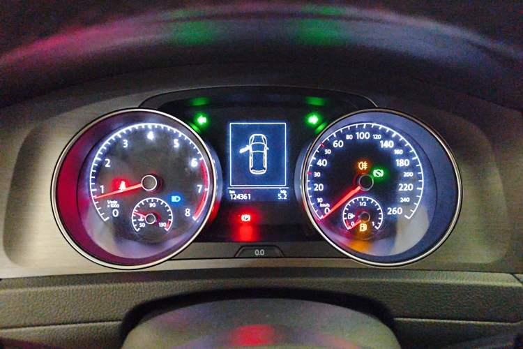 Used Volkswagen Golf 2015 1.6L Automatic Comfort Model Instrument Cluster