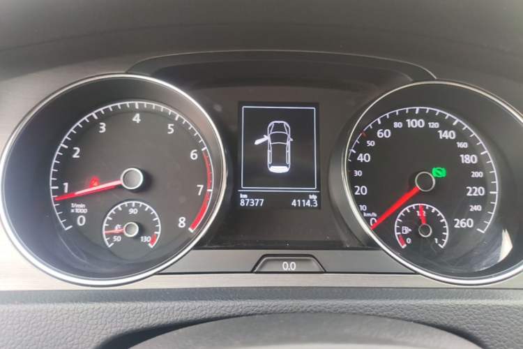 Used Volkswagen Golf 2015 1.4TSI Automatic Luxury Model Instrument Cluster