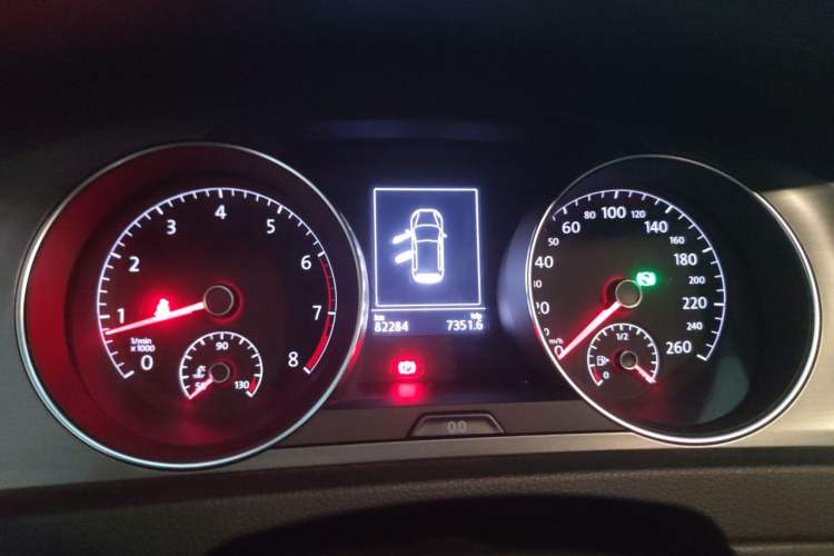 Used Volkswagen Golf 2015 1.4TSI Automatic Comfort Model Instrument Cluster