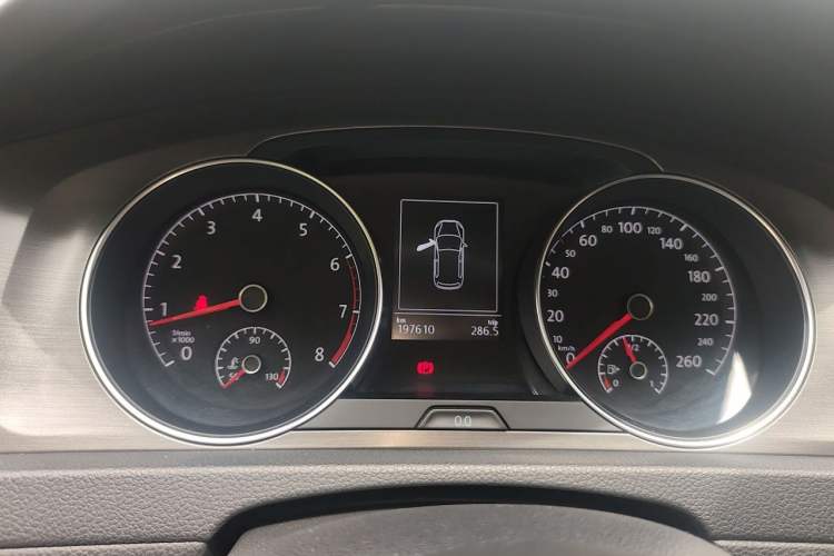 Used Volkswagen Golf 2015 1.4TSI Manual Comfort Model Instrument Cluster