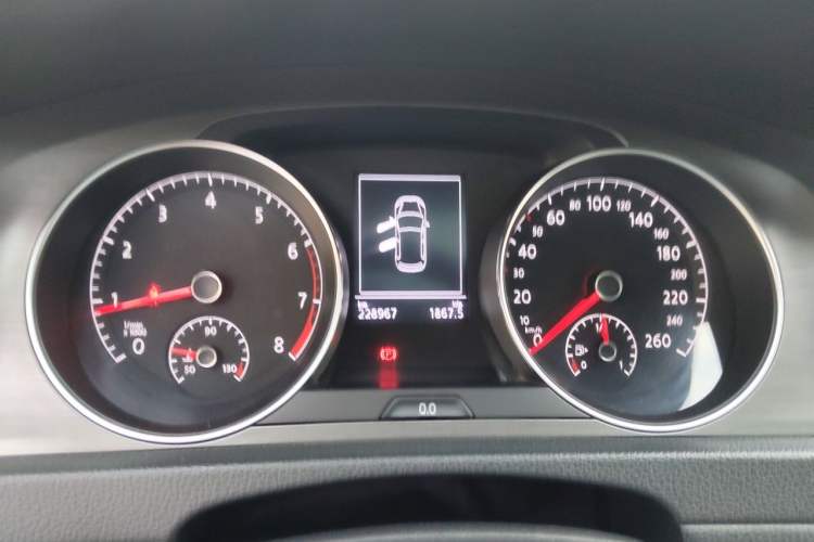 Used Volkswagen Golf 2015 1.4TSI Manual Comfort Model Instrument Cluster