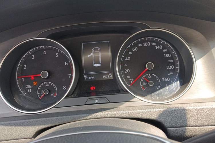 Used Volkswagen Golf 2015 1.6L Automatic Comfort Model Instrument Cluster