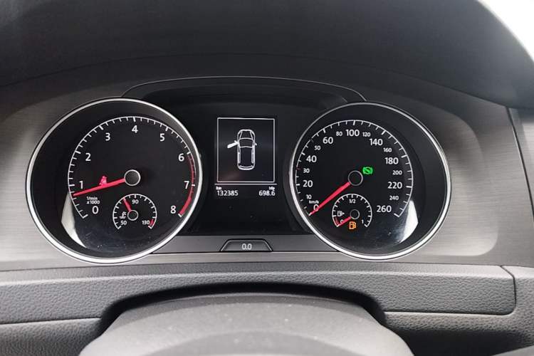 Used Volkswagen Golf 2015 1.4TSI Automatic Luxury Model Instrument Cluster