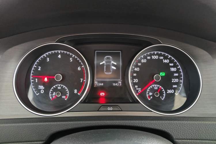 Used Volkswagen Golf 2015 1.4TSI Automatic Luxury Model Instrument Cluster