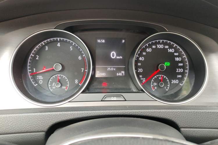 Used Volkswagen Golf 2015 1.6L Automatic Comfort Model Instrument Cluster