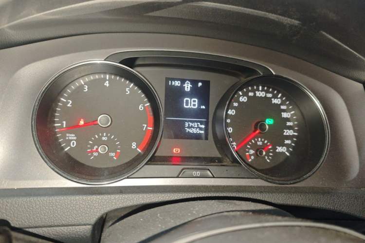 Used Volkswagen Golf 2015 1.6L Automatic Fashion Model Instrument Cluster